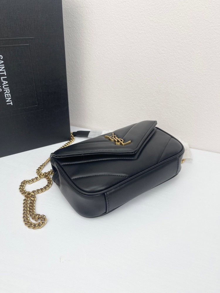 【AT11081】Saint LaurentのラムスキンミニLOULOUチェーンバッグ - 高級ラムスキン素材、YSLロゴ、多彩な着用方法 | Saint Laurent
