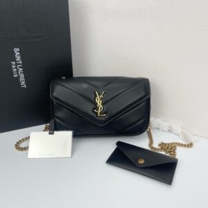 【AT11081】Saint LaurentのラムスキンミニLOULOUチェーンバッグ - 高級ラムスキン素材、YSLロゴ、多彩な着用方法 | Saint Laurent