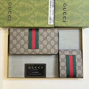 【AT11084】イタリアの高級ラグジュアリーブランドのGGパターンが光るクラシックウォレット、11x9cmの軽量デザイン、機能性抜群のスペース設計 | Gucci Italy