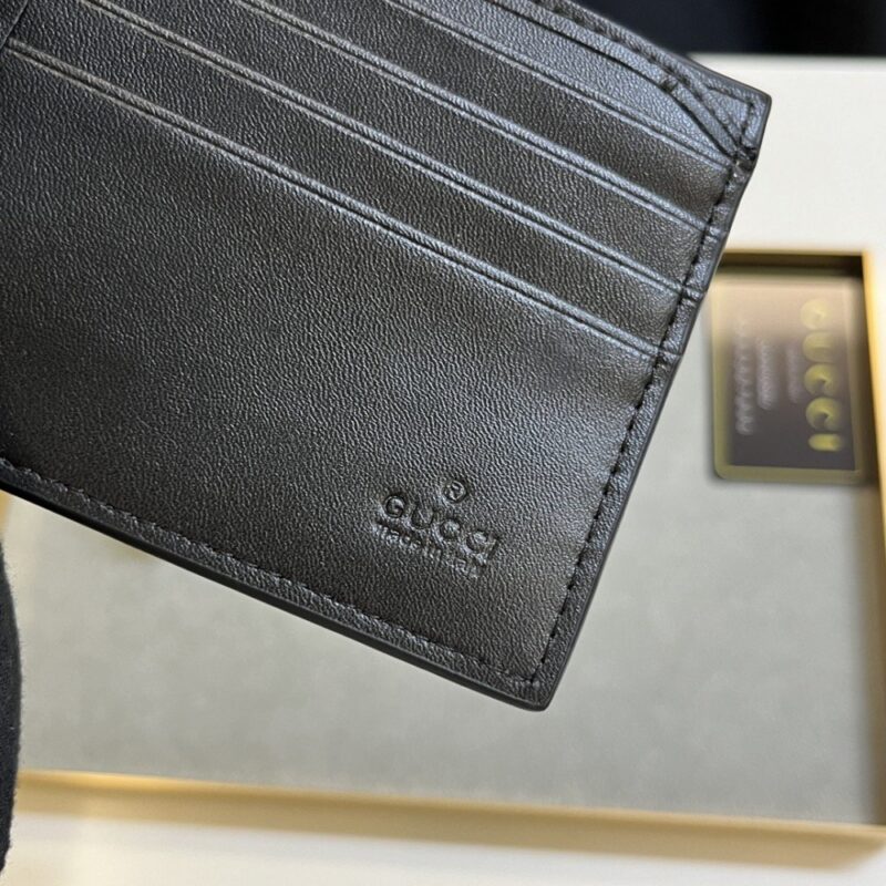 【AT11085】Gucci クラシックレザーウォレット、ファッション愛好家向けの贅沢なアイテム | Gucci Firenze