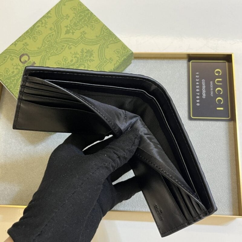 【AT11085】Gucci クラシックレザーウォレット、ファッション愛好家向けの贅沢なアイテム | Gucci Firenze