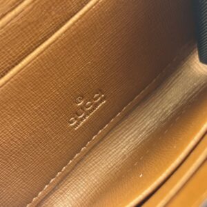【AT11093】グッチ1955シリーズ馬具バックルカードケース、高級GGスプリーム人工キャンバスとブラウンレザー素材、デザインと機能が完璧に融合✨👜 | Gucci