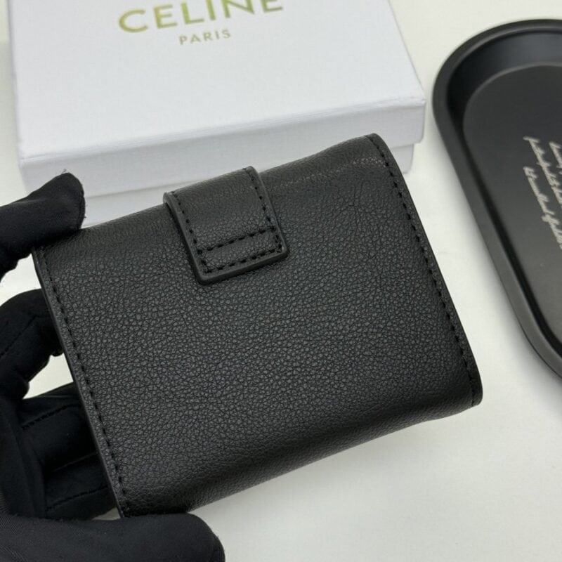 【AT11099】セリーヌパリ 革製ショートウォレット、高級感と実用性を兼ね備えた贅沢な小物 | Celine