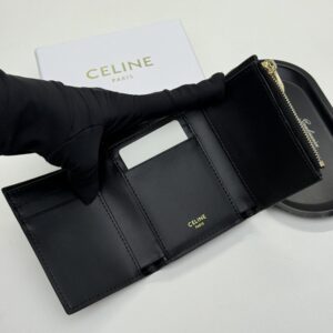 【AT11099】セリーヌパリ 革製ショートウォレット、高級感と実用性を兼ね備えた贅沢な小物 | Celine