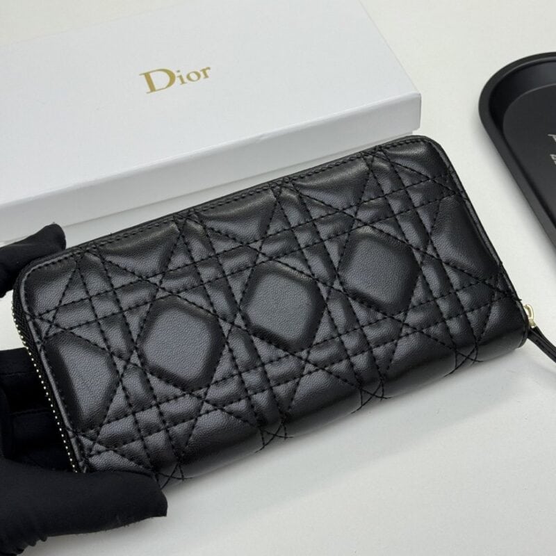 【AT11103】ディオールのラグジュアリーダイヤ柄子羊革財布 | Dior