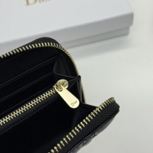 【AT11103】ディオールのラグジュアリーダイヤ柄子羊革財布 | Dior