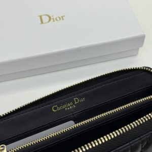 【AT11103】ディオールのラグジュアリーダイヤ柄子羊革財布 | Dior