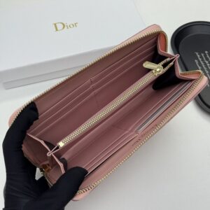 【AT11104】ディオールの優雅なピンク羊革財布 - 高級女性向けのクラシックなダイヤ柄デザイン | Dior Paris