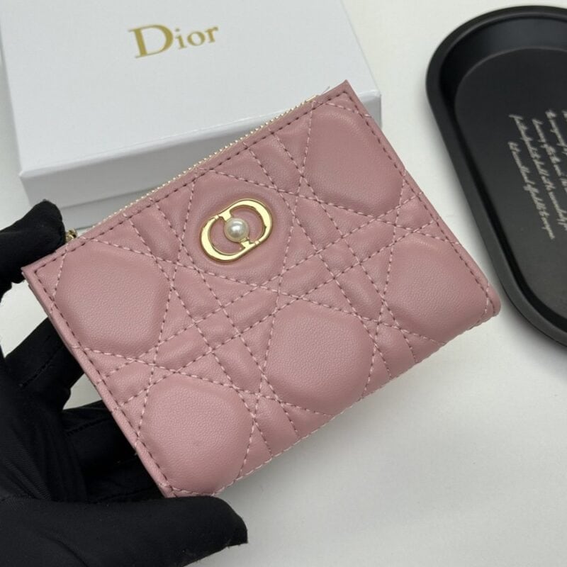 【AT11106】Dior ダイヤ柄小コインケース、エナメル仕上げ、柔らかなピンク羊革、小銭入れ、カード収納、高級感、お洒落なファッション小物 | Christian Dior