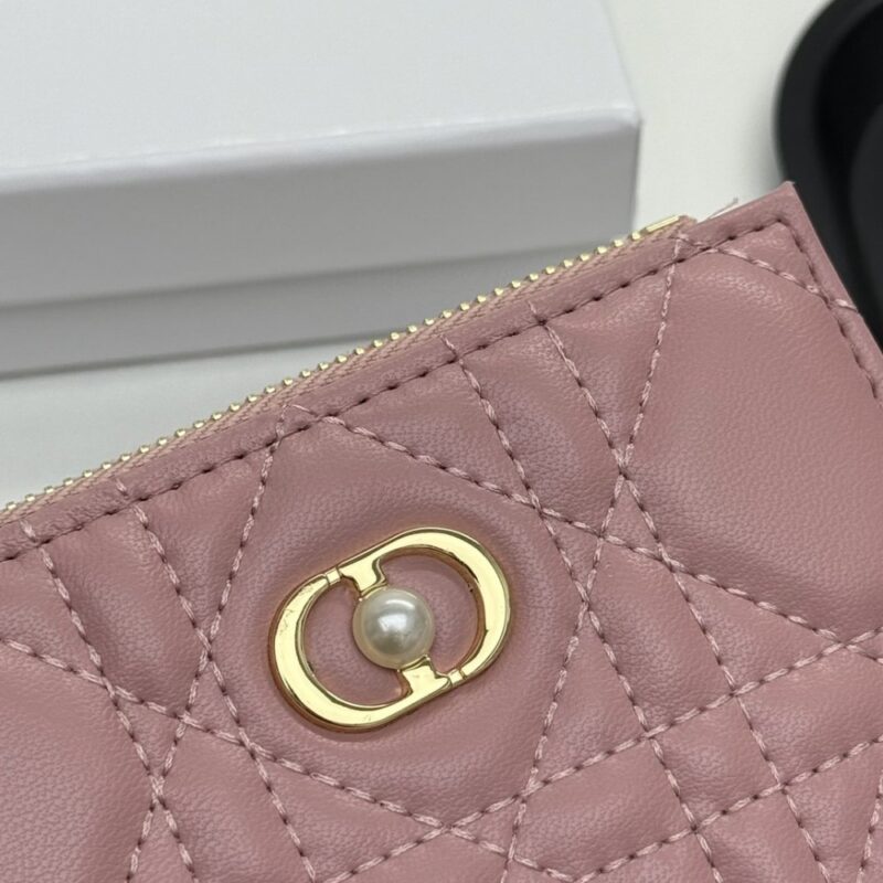 【AT11106】Dior ダイヤ柄小コインケース、エナメル仕上げ、柔らかなピンク羊革、小銭入れ、カード収納、高級感、お洒落なファッション小物 | Christian Dior