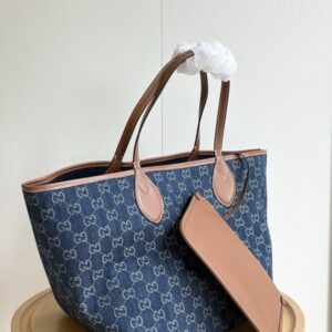 【AT11109】グッチ Totissimaシリーズ トートバッグ - ブルーのモノグラム柄生地、可愛いピンクのクラッチ付き | Gucci