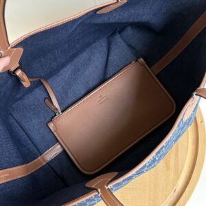 【AT11109】グッチ Totissimaシリーズ トートバッグ - ブルーのモノグラム柄生地、可愛いピンクのクラッチ付き | Gucci