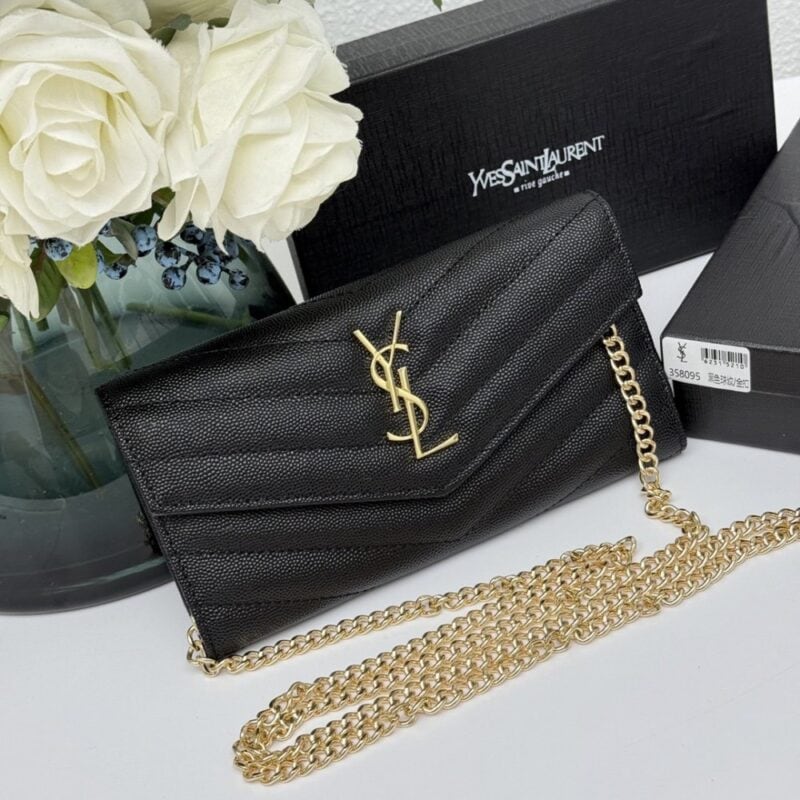【AT11113】YSLサンローランのクラシックな長財布 | Saint Laurent