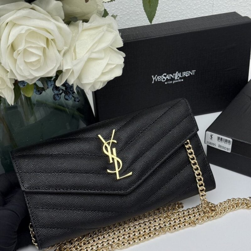 【AT11113】YSLサンローランのクラシックな長財布 | Saint Laurent