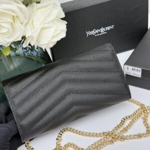 【AT11113】YSLサンローランのクラシックな長財布 | Saint Laurent
