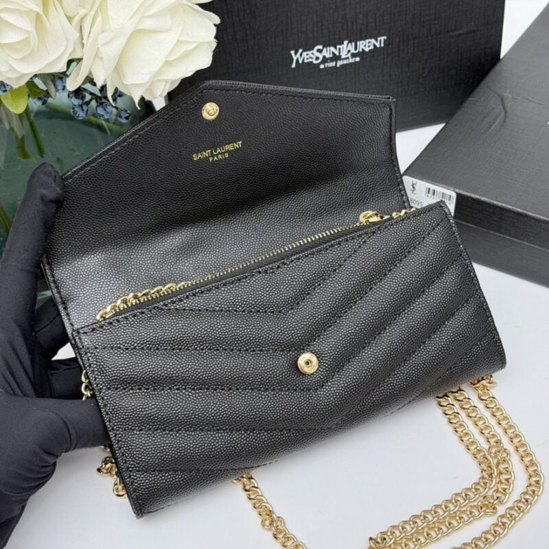 【AT11113】YSLサンローランのクラシックな長財布 | Saint Laurent
