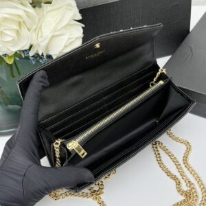 【AT11113】YSLサンローランのクラシックな長財布 | Saint Laurent
