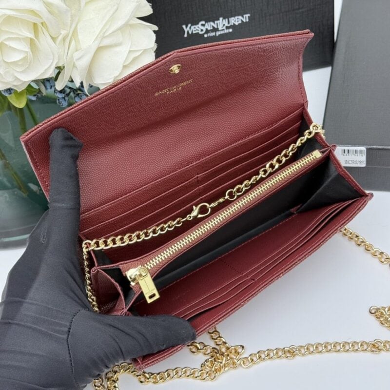 【AT11114】YSLサンローランのエレガントなワインレッド長財布、高級レザーチェーン付き | Yves Saint Laurent