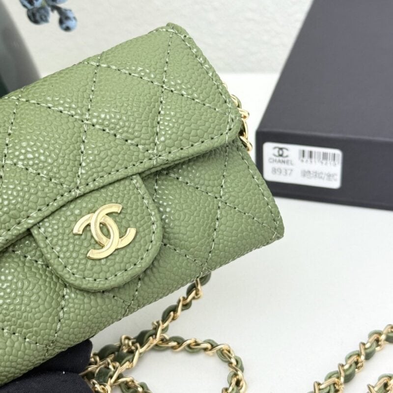 【AT11116】シャネルのクラシックコレクション オリーブグリーンシャークスキン型押しカーフスキンミニウエストバッグ | Chanel Paris