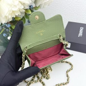 【AT11116】シャネルのクラシックコレクション オリーブグリーンシャークスキン型押しカーフスキンミニウエストバッグ | Chanel Paris