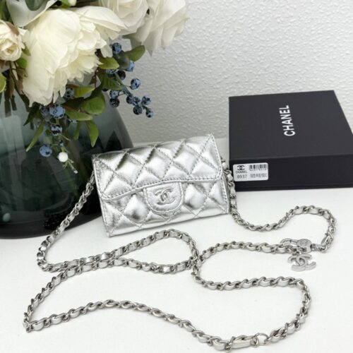 【AT11117】高級なChanelクラシックチェーンコインケース - 菱形デザインとエレガントなスキンレザー | Chanel