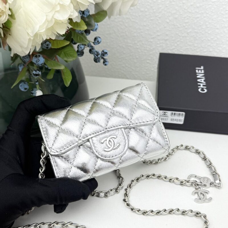 【AT11117】高級なChanelクラシックチェーンコインケース - 菱形デザインとエレガントなスキンレザー | Chanel