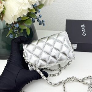 【AT11117】高級なChanelクラシックチェーンコインケース - 菱形デザインとエレガントなスキンレザー | Chanel