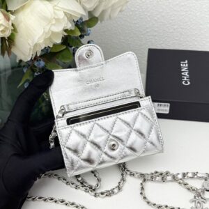 【AT11117】高級なChanelクラシックチェーンコインケース - 菱形デザインとエレガントなスキンレザー | Chanel
