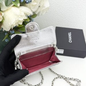 【AT11117】高級なChanelクラシックチェーンコインケース - 菱形デザインとエレガントなスキンレザー | Chanel