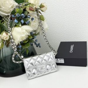 【AT11117】高級なChanelクラシックチェーンコインケース - 菱形デザインとエレガントなスキンレザー | Chanel