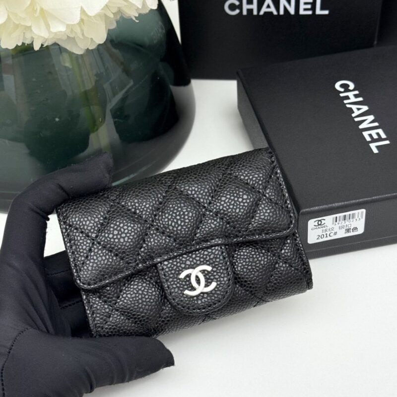 【AT11126】シャネルのクラシックなダイヤ柄ラムスキン財布 - 高級なラムスキン素材、エレガントなデザイン | Chanel
