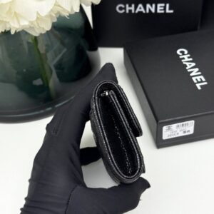 【AT11126】シャネルのクラシックなダイヤ柄ラムスキン財布 - 高級なラムスキン素材、エレガントなデザイン | Chanel