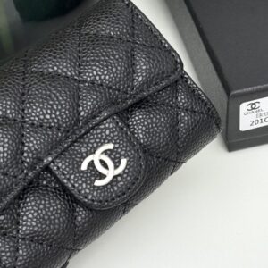 【AT11126】シャネルのクラシックなダイヤ柄ラムスキン財布 - 高級なラムスキン素材、エレガントなデザイン | Chanel
