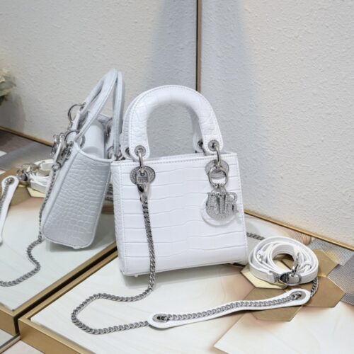 【AT11130】Diorディオールminiダイアナバッグ - ハイエンドな贅沢ファッションの典型 | Dior Paris
