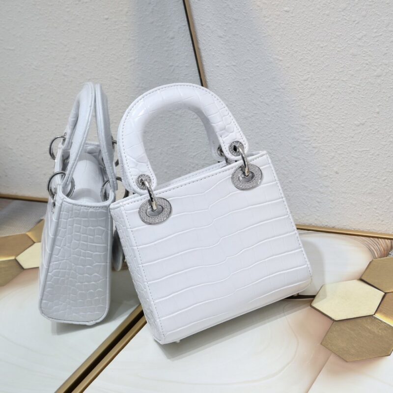 【AT11130】Diorディオールminiダイアナバッグ - ハイエンドな贅沢ファッションの典型 | Dior Paris