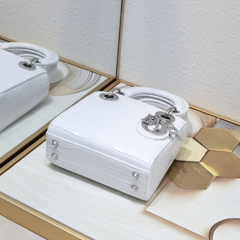 【AT11130】Diorディオールminiダイアナバッグ - ハイエンドな贅沢ファッションの典型 | Dior Paris
