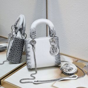 【AT11131】ディオールのホワイトクロコダイル柄ミニレディ・ディオールバッグ | Dior