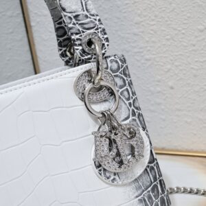 【AT11131】ディオールのホワイトクロコダイル柄ミニレディ・ディオールバッグ | Dior