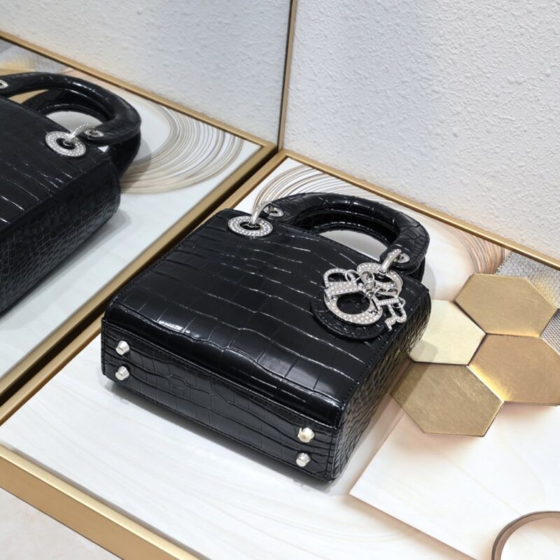 【AT11132】ディオール(Dior) Lady Dior クラシックプリンセスバッグ：高級クロコダイル柄牛革のミニサイズバッグ | Dior Paris
