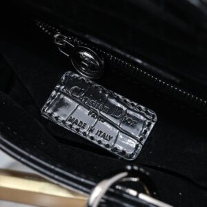 【AT11132】ディオール(Dior) Lady Dior クラシックプリンセスバッグ：高級クロコダイル柄牛革のミニサイズバッグ | Dior Paris