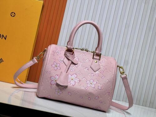 【AT11143】桜色 ナノサイズ枕型バッグ - フランス系品位高級ブランドのハンドバッグ | Louis Vuitton