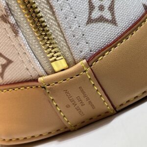 【AT11150】ルイ・ヴィトンのクラシックAlma BBハンドバッグ - エレガントなモノグラムキャンバス素材 | Louis Vuitton Malletier