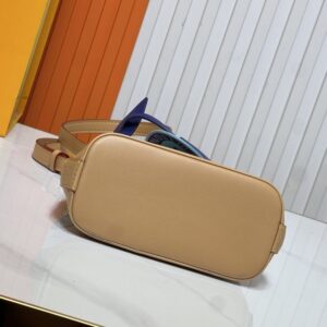 【AT11151】ルイ・ヴィトンのクラシックシェルバッグ、贅沢感とファッション性の融合を示す！ | Louis Vuitton