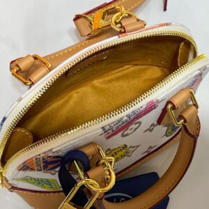 【AT11151】ルイ・ヴィトンのクラシックシェルバッグ、贅沢感とファッション性の融合を示す！ | Louis Vuitton