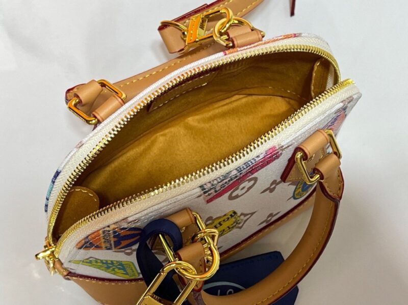 【AT11151】ルイ・ヴィトンのクラシックシェルバッグ、贅沢感とファッション性の融合を示す！ | Louis Vuitton