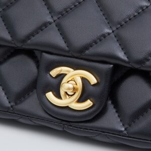 【AT11161】シャネル Chanel ダイヤ柄クラッチバッグ ラムスキン使用 高級感溢れるエレガントアクセサリー | Chanel Paris