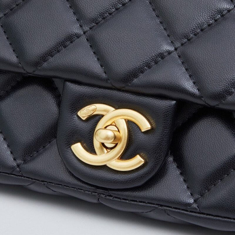 【AT11161】シャネル Chanel ダイヤ柄クラッチバッグ ラムスキン使用 高級感溢れるエレガントアクセサリー | Chanel Paris