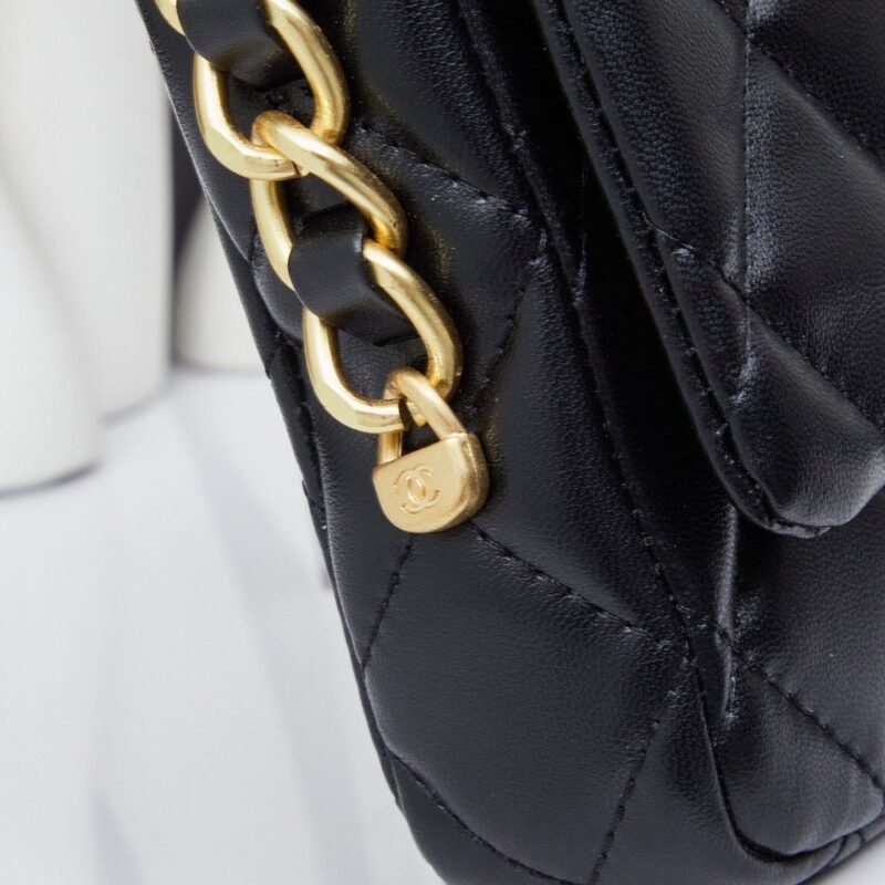 【AT11161】シャネル Chanel ダイヤ柄クラッチバッグ ラムスキン使用 高級感溢れるエレガントアクセサリー | Chanel Paris