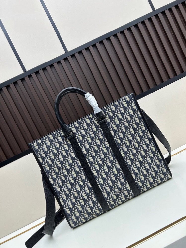 【AT11167】ディオールの東西方ラグジュアリーハンドバッグ - 都会の女性に最適✨👜 | Dior