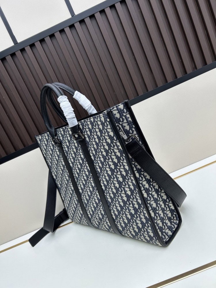 【AT11167】ディオールの東西方ラグジュアリーハンドバッグ - 都会の女性に最適✨👜 | Dior